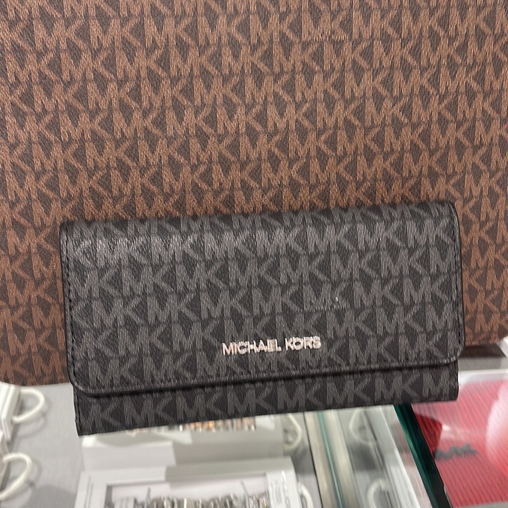 MICHAEL KORS JET SET TRV LARGE TRIFOLD BLACK - Picture 12 of 16